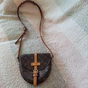 Louis Vuitton Chantilly PM crossbody bag